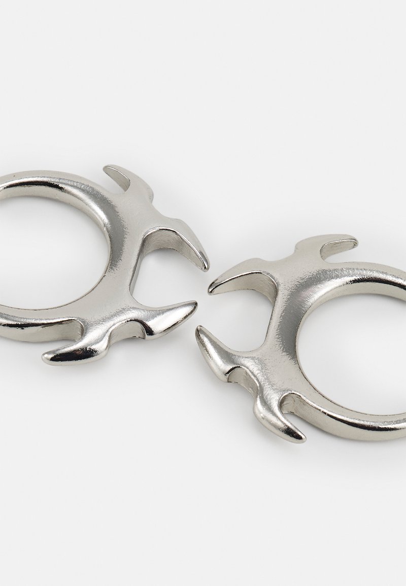 Damen Halsketten | Weekday SASHA EARRINGS Ohrringe silvercoloured/silberfarben - KI01858 Damen Halsketten | Weekday SASHA EARRINGS Ohrringe silvercoloured/silberfarben - KI01858