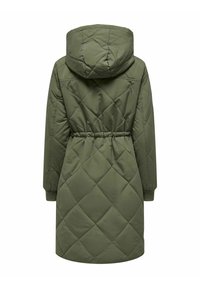 Grüne Steppjacke mit Kapuze, tailliertem Schnitt und langen Ärmeln. Sie hat eine rautenförmige Textur und einen knielangen Schnitt.
