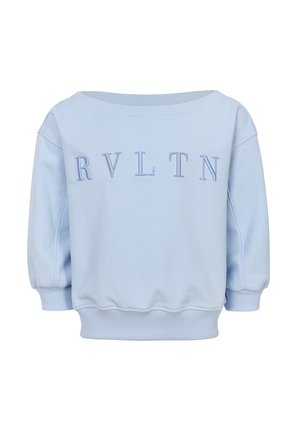 Lichtblauwe sweatshirt met een brede halslijn en driekwart mouwen. Bevat "RVLTN" geborduurd op de voorkant in een bijpassende kleur.