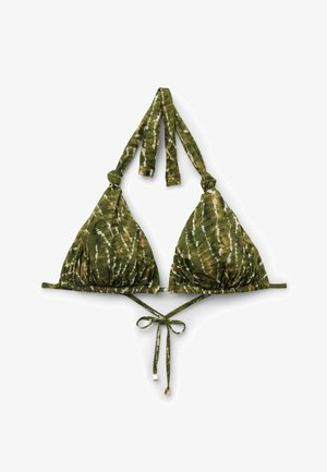 Grønt og hvidt tie-dye trekantet bikinitop med stropper om halsen og bindelukning foran, lagt fladt på en hvid baggrund.