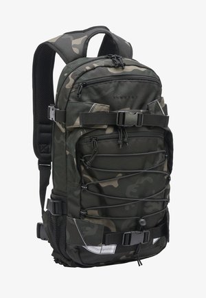 Rucksack mit Camouflage-Muster, mehreren Reißverschlussfächern, verstellbaren Riemen, vorderer elastischer Schnur und seitlichen Netztaschen.