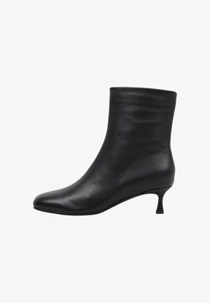 HUNE, PASSION - Botines - black
