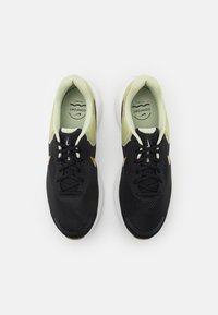 Nike Performance REVOLUTION 7 - Utcai futócipők - black/bronzine/olive aura/summit white