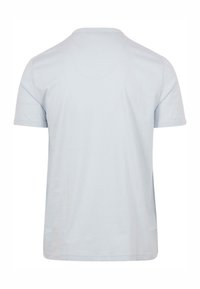 T-shirt azzurro chiaro a maniche corte con scollatura rotonda. Realizzato in morbido cotone, presenta una texture liscia e un design semplice, privo di fantasie.