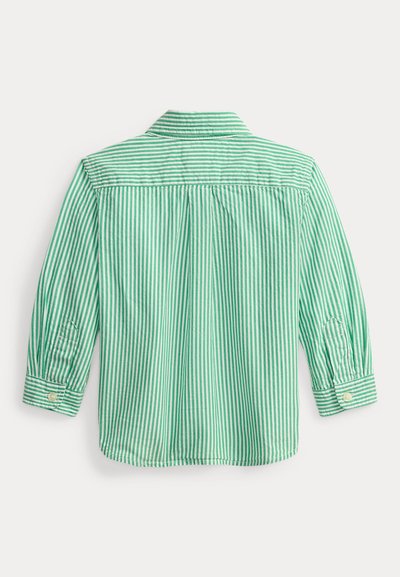 Πουκάμισο με μακριά μανίκια, κατακόρυφες ρίγες σε πράσινο και λευκό, με μανσέτες με κουμπιά, φαίνεται από πίσω σε απλό λευκό φόντο.