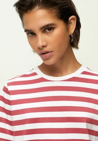 Next HEAVYWEIGHT SHORT SLEEVE CREW NECK STANDARD - Marškinėliai su spaudiniu - pink white