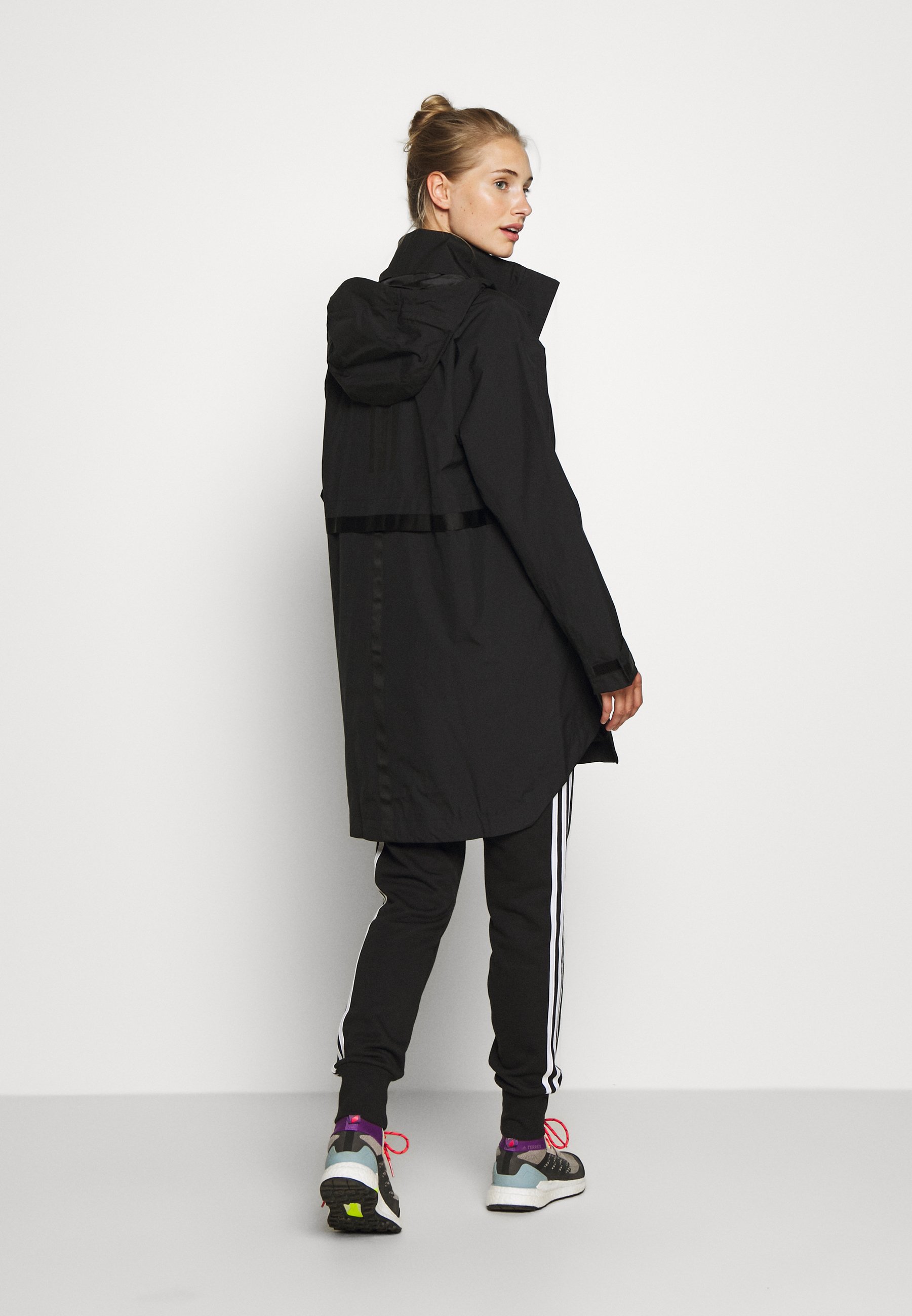 adidas Performance OUTERIOR RAIN.RDY PARKA Parka black adidas Performance OUTERIOR WIND.RDY PARKA Kort kåpe