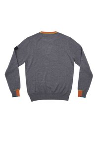 Grauer Pullover mit mehrfarbigen Akzenten an Bündchen und Kragen. Entworfen mit einem Rundhalsausschnitt und einer glatten Textur, mit einem schwarzen Knopfdetail.