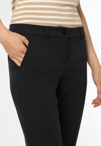 Marie Lund Chino - marine