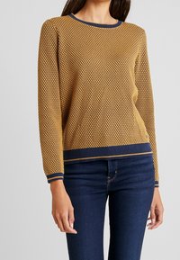 edc by Esprit Maglione - dark yellow