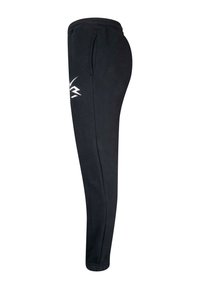 Pantaloni sportivi neri a gamba affusolata con vita elastica, tasche laterali e un logo stilizzato bianco sulla coscia superiore.