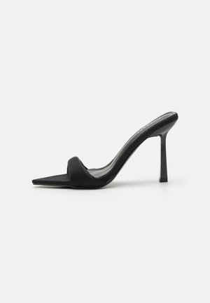 Simmi London LOLLY - Kontsaga tagant lahtised kingad - black