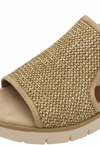 Sandal aperta con tomaia in tessuto intrecciato beige, fodera morbida simile al suede e suola leggera e testurizzata per aderenza e comfort.