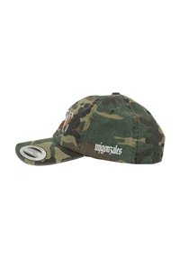 Cappello camo in tessuto verde e marrone con visiera curva, presenta il testo bianco "mjgonzales" sul lato e un logo sul davanti.