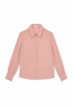 Camisa de manga larga rosa claro con cuello clásico, que presenta botones dorados en el frente y puños fruncidos en las mangas.