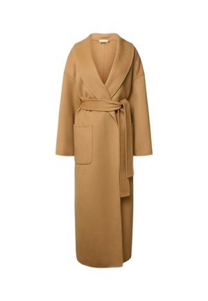 Lunga veste color cammello in tessuto morbido. Presenta un design avvolgente con cintura, tasche profonde e maniche larghe per una vestibilità comoda.