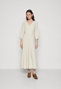 Selected Femme SLFMILLIE 3/4 STRIPED ANKLE DRESS - Maxikjole - birch