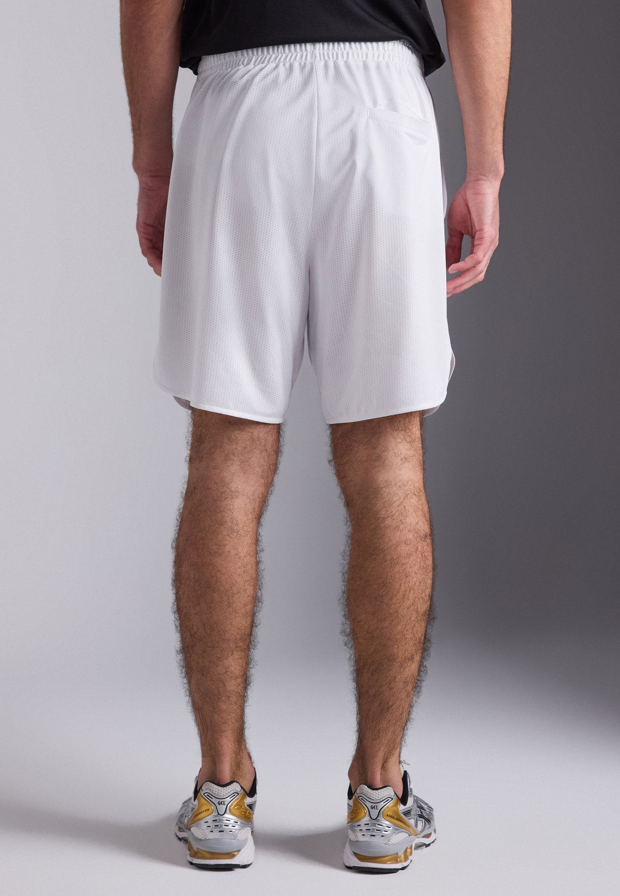 ESSENTIAL SPORTS SHORTS WITH BACK AND SIDE POCKETS