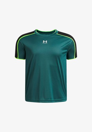 Groen sportief T-shirt met korte mouwen, zwarte accenten en neon groene bies. Gemaakt van lichtgewicht, gladde stof met een ronde hals.