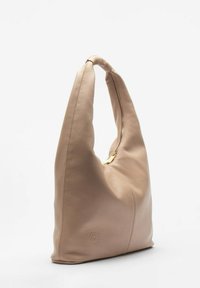 Borsa a mano in pelle beige con un design morbido e sformato, parte superiore curva e una cerniera dorata. Presenta una texture liscia e nessun motivo visibile.