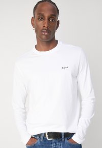 BOSS TEE LONG - Hosszú ujjú felső - white