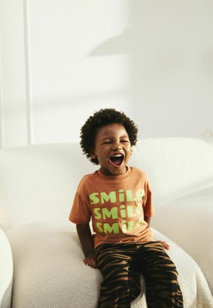 Next SIMPLE SHORT SLEEVE - T-shirt med print - rust brown