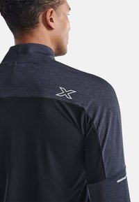 2XU LONGSLEEVE  - Langarmshirt - black silver reflective