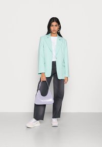 Weekday FAITH TROUSERS - Calças de ganga de corte relaxado - black