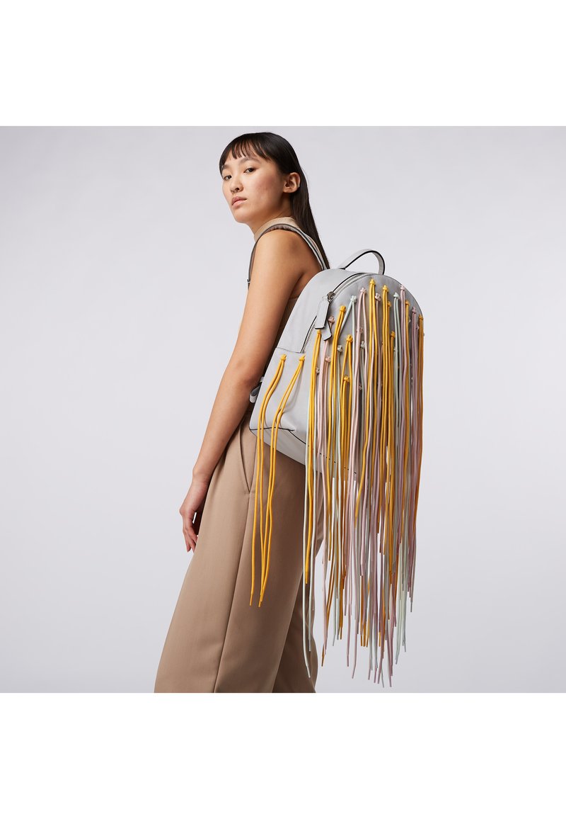 Damen Handtaschen | ECCO LEATHER GOODS LACE ROUND PACK Tagesrucksack white/weiß - AW31752 Damen Handtaschen | ECCO LEATHER GOODS LACE ROUND PACK Tagesrucksack white/weiß - AW31752