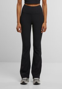 Urban Classics Verryttelyhousut - black