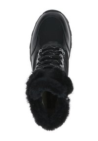 Černé kotníkové boty s texturovaným nylonovým svrškem, límcem podobným kožešině, kovovými očky a kontrastními tkaničkami. Silná podrážka pro oporu.