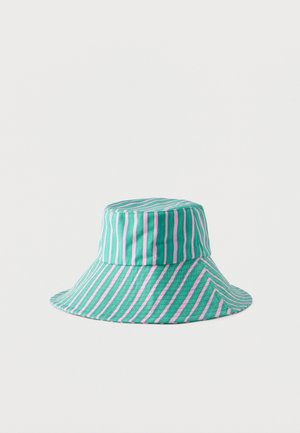 Vihreä- ja vaaleanpunaraidallinen, pystysuunnassa raidoitettu leveälierinen kalanhattu, jossa ommellut saumat, esitetty yksinkertaisella valkoisella taustalla.