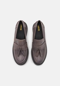 Geox SERILDA - Scarpe senza lacci - taupe