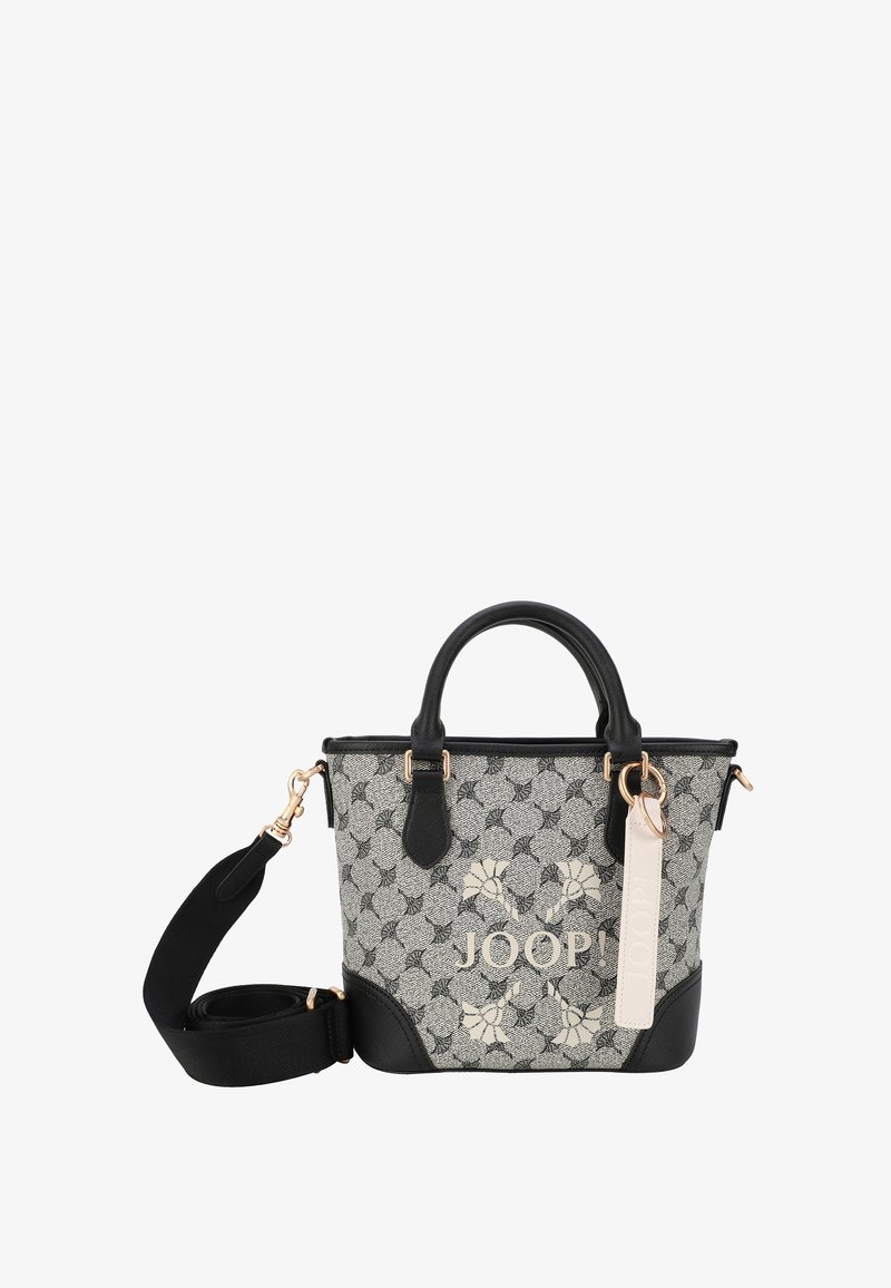 Sac à main à motifs noirs et gris avec un design structuré, double poignée, bandoulière réglable, et garnitures dorées avec une étiquette logo.