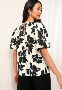 Friends Like These REGULAR FIT - BUBBLE SHORT SLEEVE - Blūze - black white