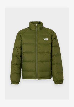 Jachetă puf verde cu guler înalt, fermoar frontal și manșete cu nervuri. Prezintă panouri cusute și un logo mic pe partea stângă a pieptului.