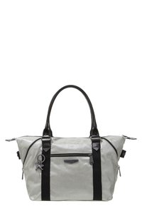 Borsa sintetica grigia con finitura lucida, manici neri, tasca frontale con zip e un charm decorativo sul cursore della zip.