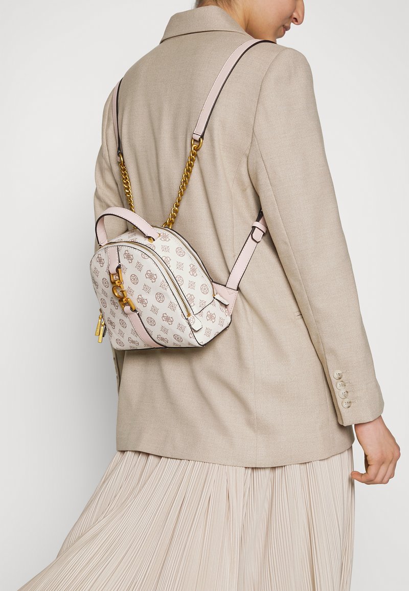 Guess BRIANA BACKPACK Ryggsekk cream/offwhite Zalando.no