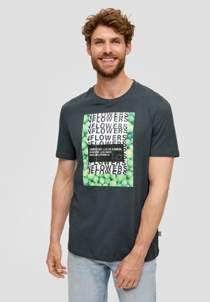 - T-shirt z nadrukiem