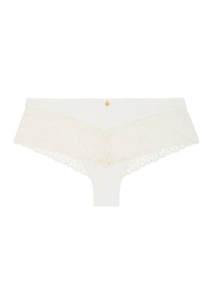 Sous-vêtements féminins blancs bordés de dentelle avec des motifs floraux et un petit pendentif doré au centre de la ceinture.