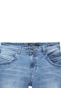 Lichtblauwe denim jeans met tailleband, frontknop, riemlussen, voorkruiden en Cars Jeans label zichtbaar op de tailleband en boven de zak.