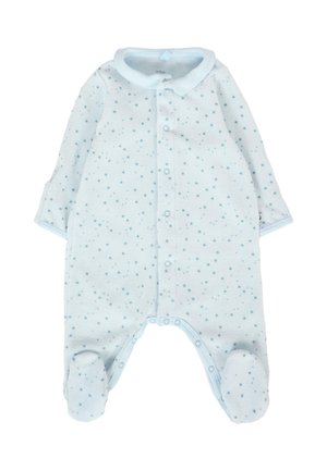 Une combinaison pour bébé bleu clair est présentée, fabriquée en tissu doux, avec un col, des manches longues, une fermeture à boutons sur le devant et des motifs d'étoiles bleu foncé dispersés.