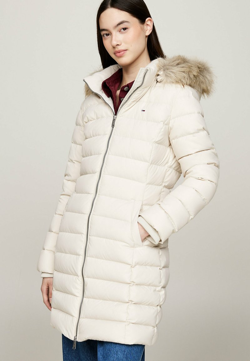 Tommy Jeans ESSENTIAL HOODED  - Páperový kabát - newsprint