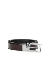 Pruun nahkiline vöö, millel on siledat tekstuuri, hõbedane metallklamber ja poleeritud viimistlus. Loodud on peene õmblusega servadel.