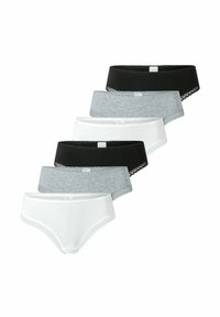 Cinq paires de culottes hipster pour femmes en noir, gris et blanc, avec une garniture en dentelle le long de la taille et des ouvertures de jambe.