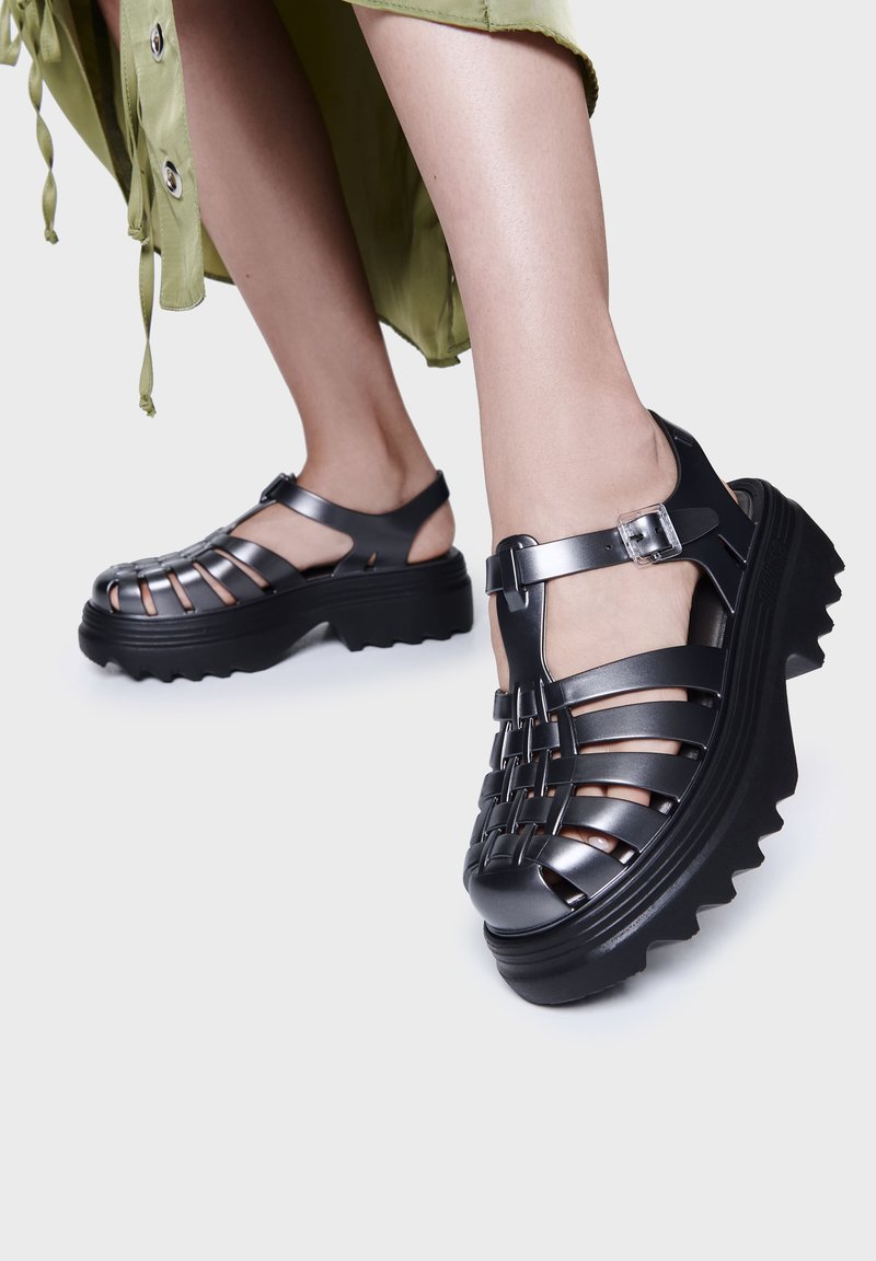 Melissa POSSESSION - Sandalias con plataforma - black/negro - Zalando.es