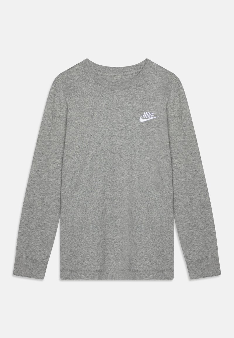 Grå langermet t-skjorte laget av bomullsblandingsstoff. Har rund hals og en liten hvit brodert Nike-logo på øvre venstre bryst.