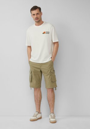 RELAXED FIT MIT STRUKTUR - Shorts - olivgrün