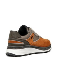 Geox U SPHERICA ACTIF X1 - Sneakers basse - cognac desert