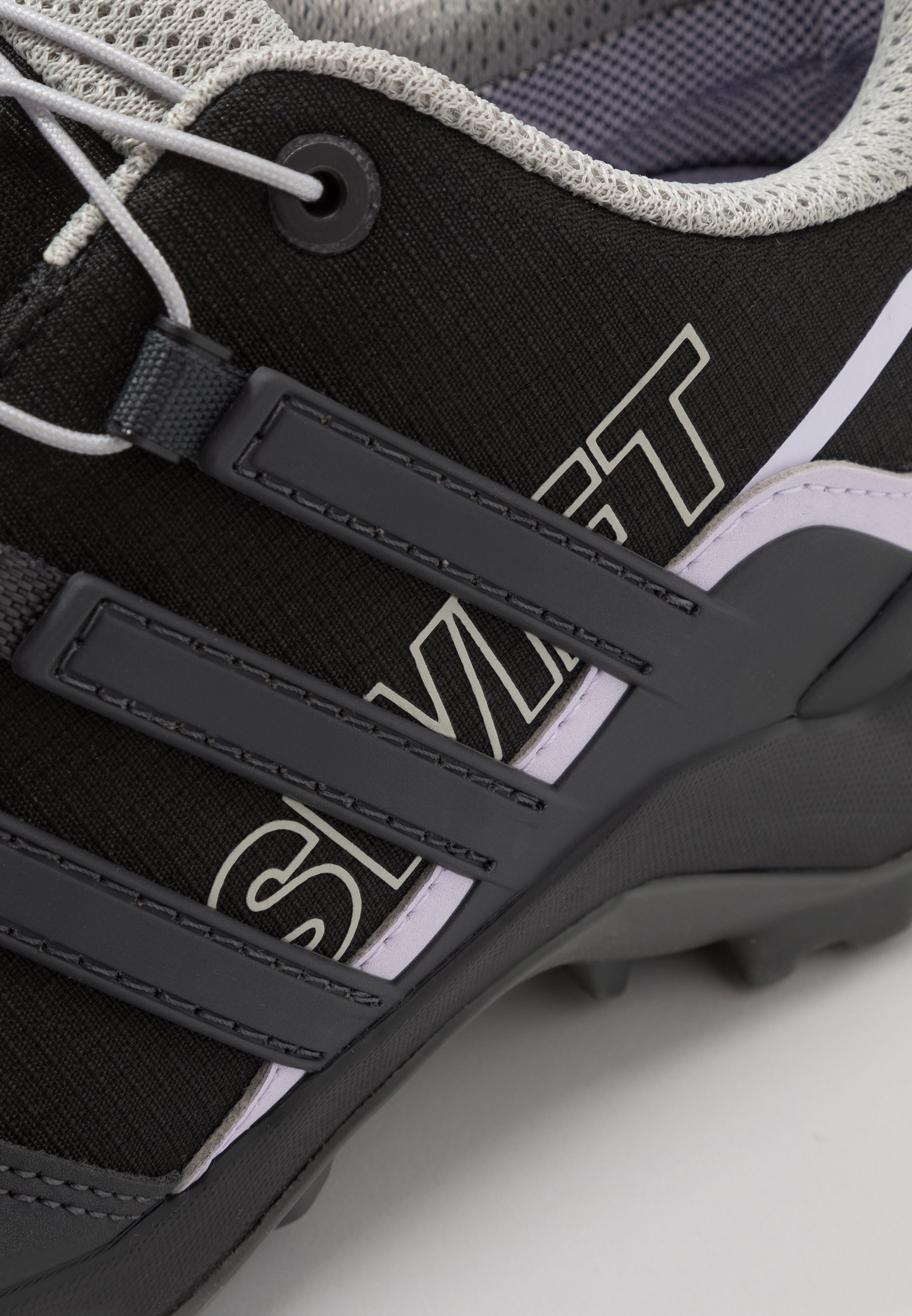 TERREX SWIFT R2 GTX Hikingschuh core blacksolid greypurple tint TERREX SWIFT R2 GTX Hikingschuh core blacksolid greypurple tint